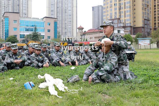 开云体育-热门战队备战关键比赛，士气高昂